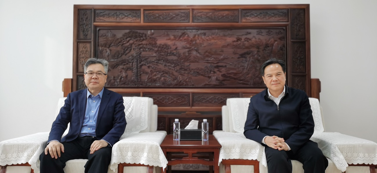  校党委书记狄生奎会见何川院士